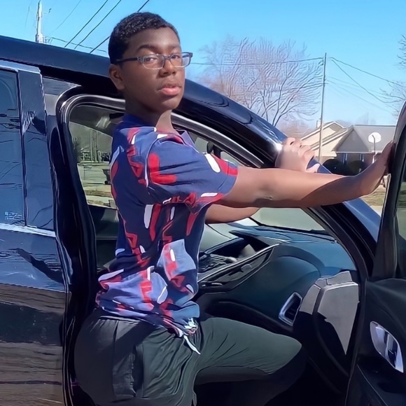 Meet your Posher, Matthew - Picture 1 of 1